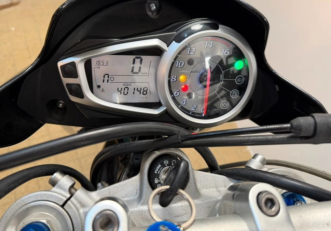 Triumph Street Triple 675