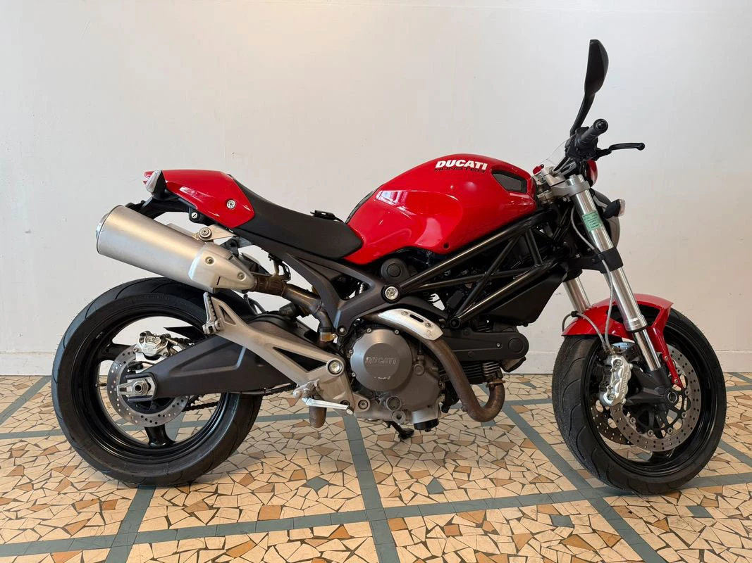 Ducati 696 Monster