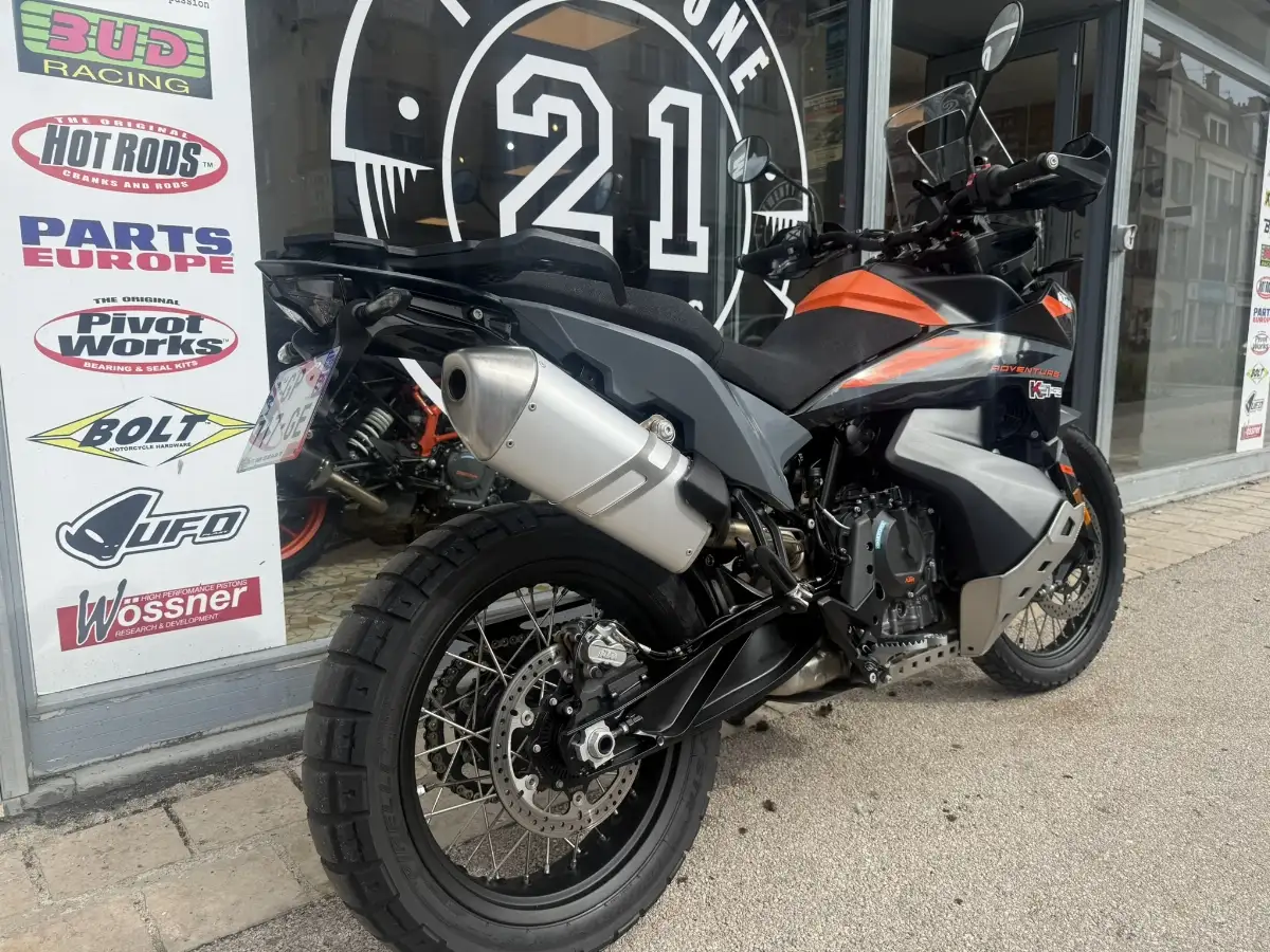 890 Adventure